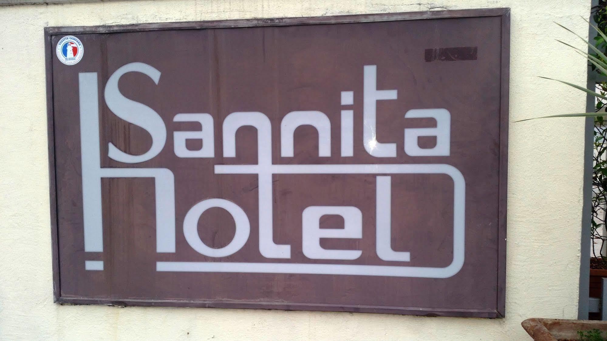 Hotel Sannita Казорія Екстер'єр фото